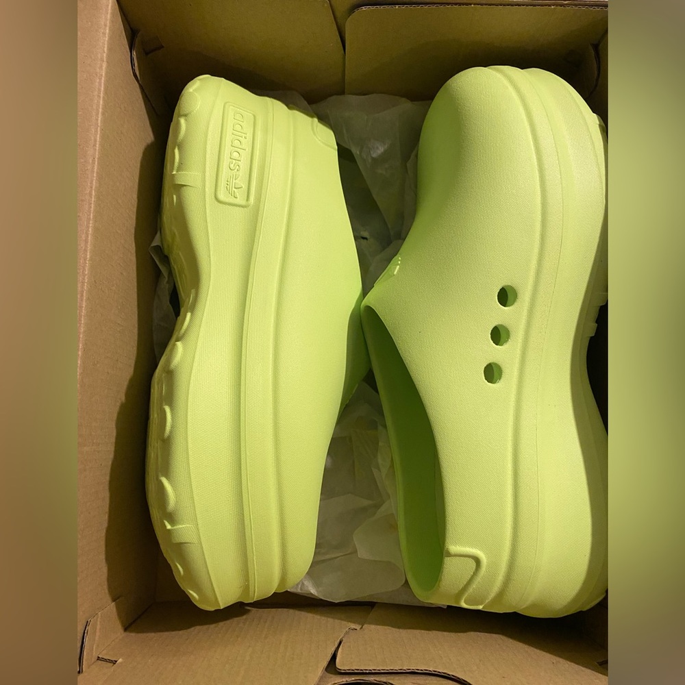 Lime Green adiFOM adidas croc style clogs size 8 women’s brand new never worn!